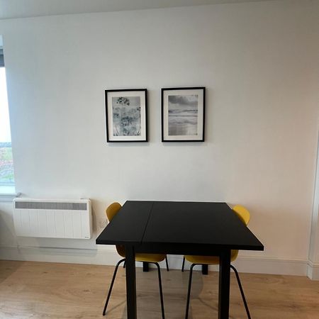 London Heathrow Airport Apartment Voyager House Terminal 12345 - Ev Electric And Parking Available! 希思罗 外观 照片
