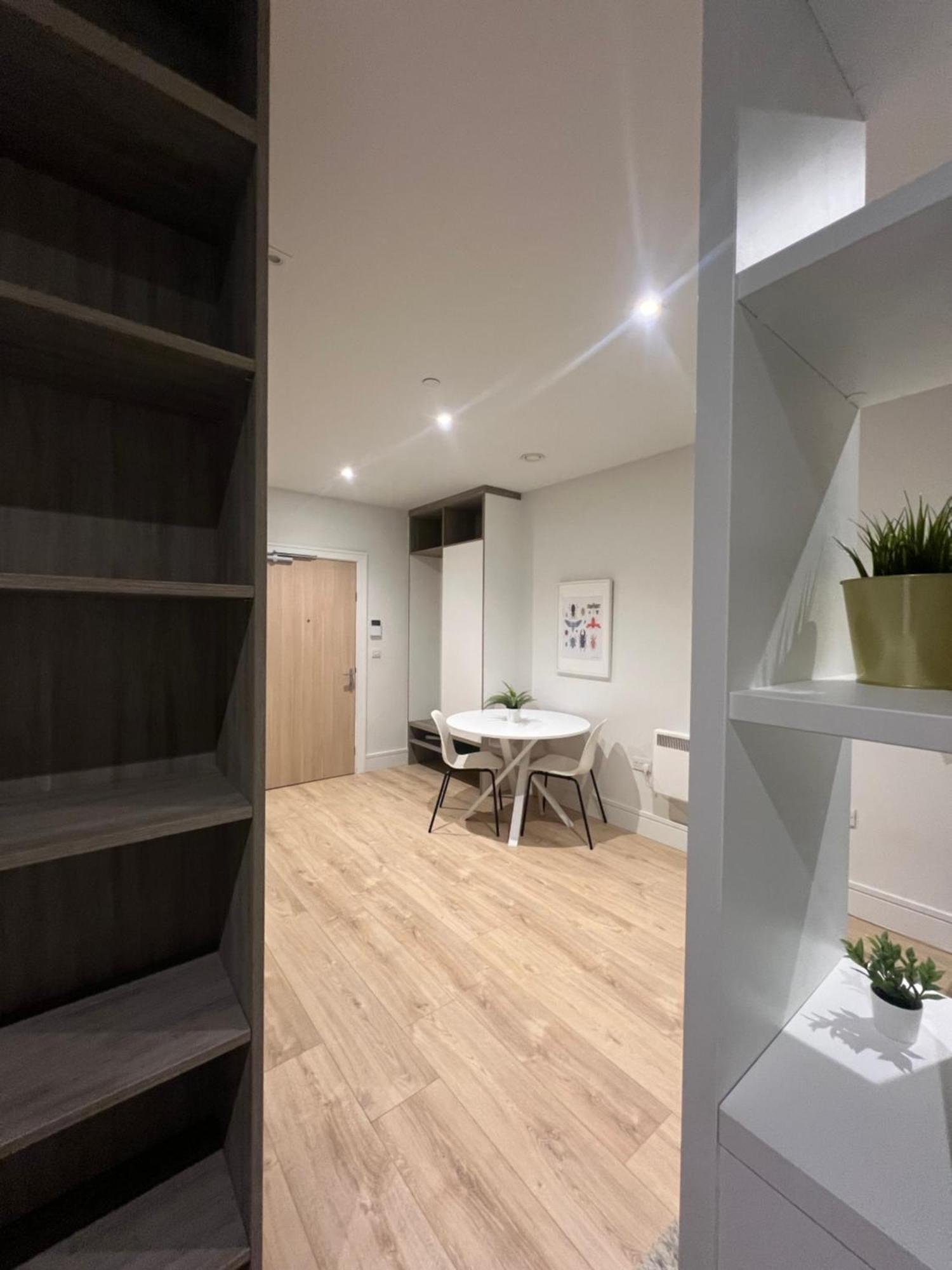 London Heathrow Airport Apartment Voyager House Terminal 12345 - Ev Electric And Parking Available! 希思罗 外观 照片
